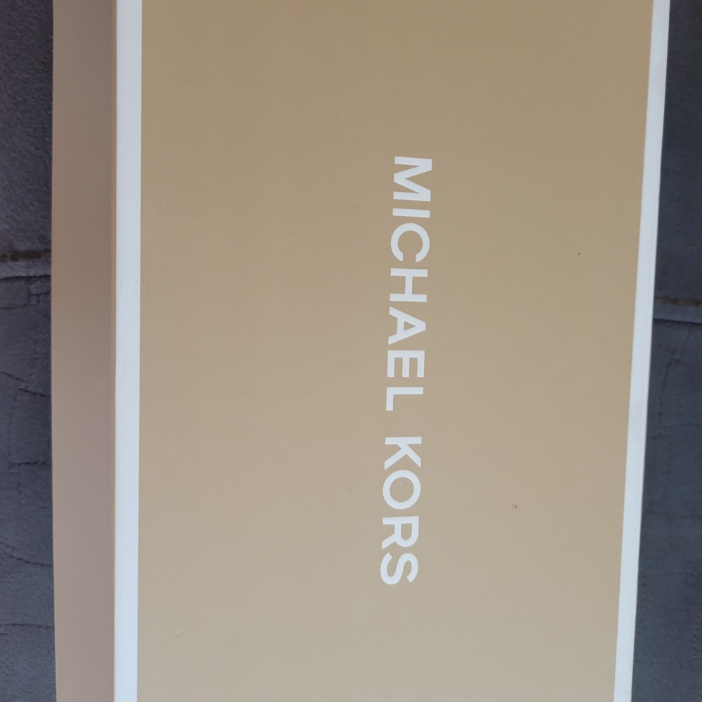 Michael Kors Blush Pink Wallet - Picture 4 of 5